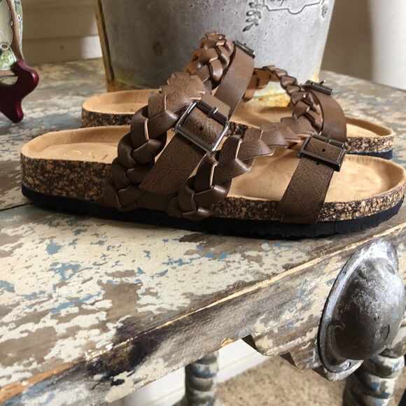 NEW Mata Broadwalk Slides NWT - Picture 4 of 13